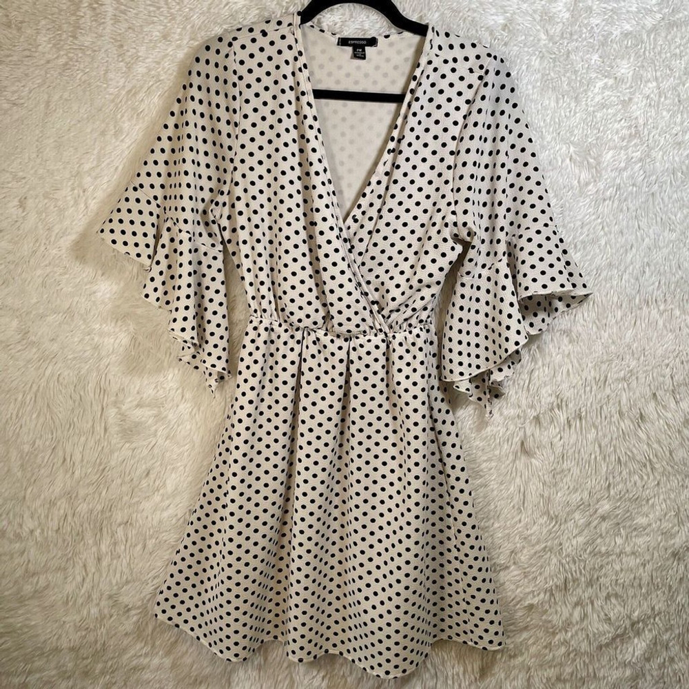 Women's Textured Polkadot V Neck Dress Flutter Sleeve Size Petite Medium